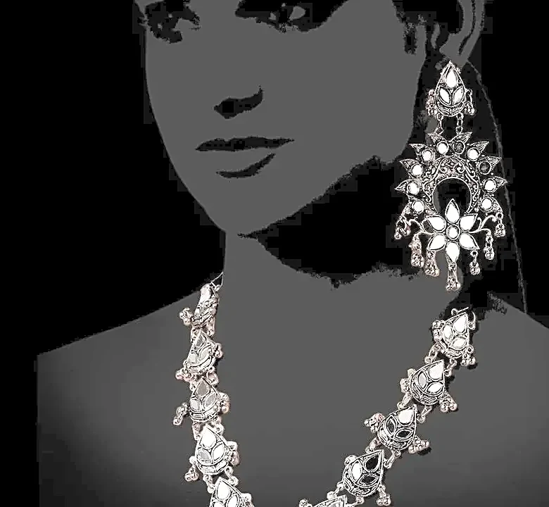 5 Pieces to Pair With Costume Jewelry