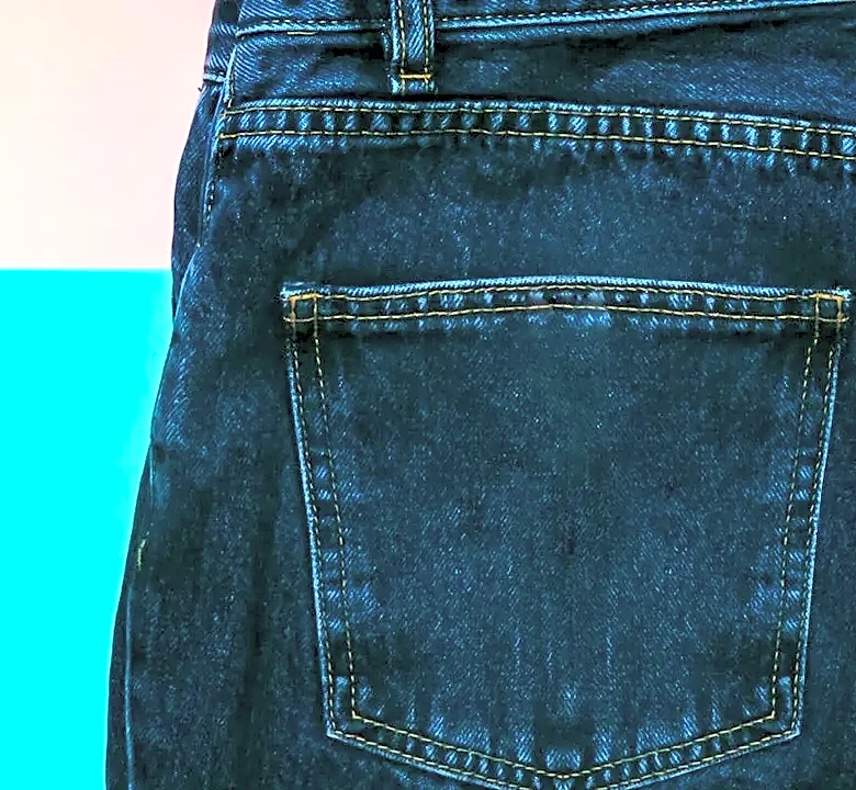 Why Most Shoppers Misread Straight-Leg Jeans