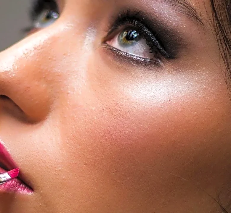 Why Makeup for Thin Lips Looks Different on Pros vs. Beginners
