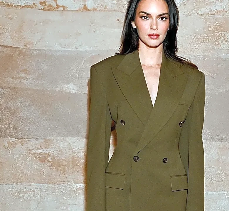 The Kendall Jenner Flat-Shoe Outfit That Copenhagen Fans Can Recreate Affordably