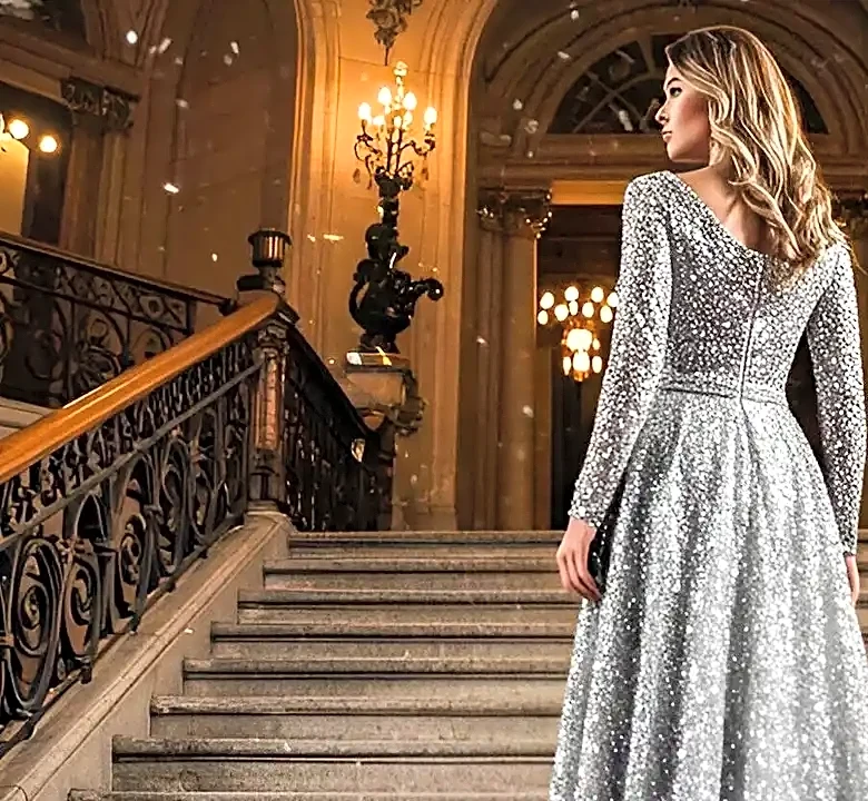 What Winter Wedding Outfit Ideas for Athletic Women Look Like on People Who Get It Right