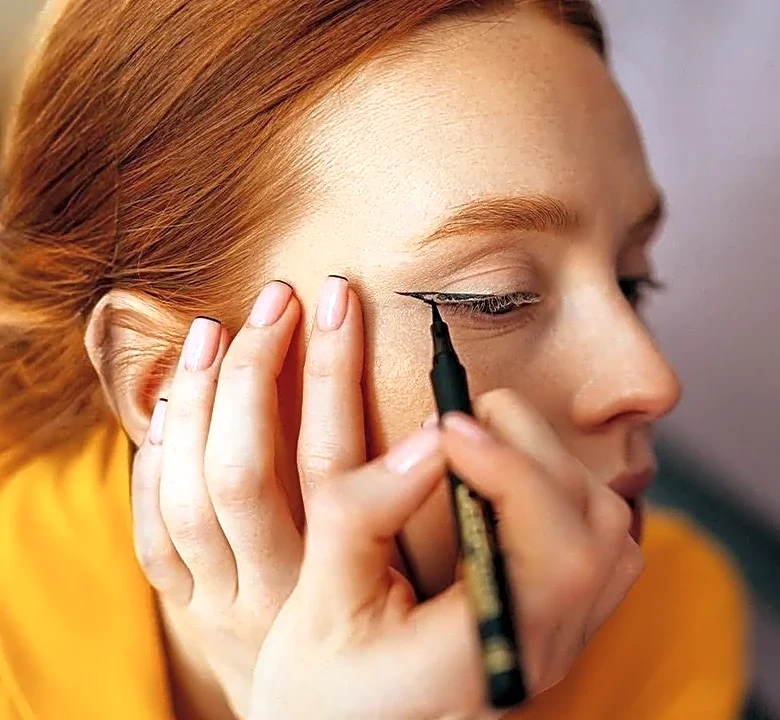 The Real Reason Makeup Artists Disagree About Kohl in the Waterline