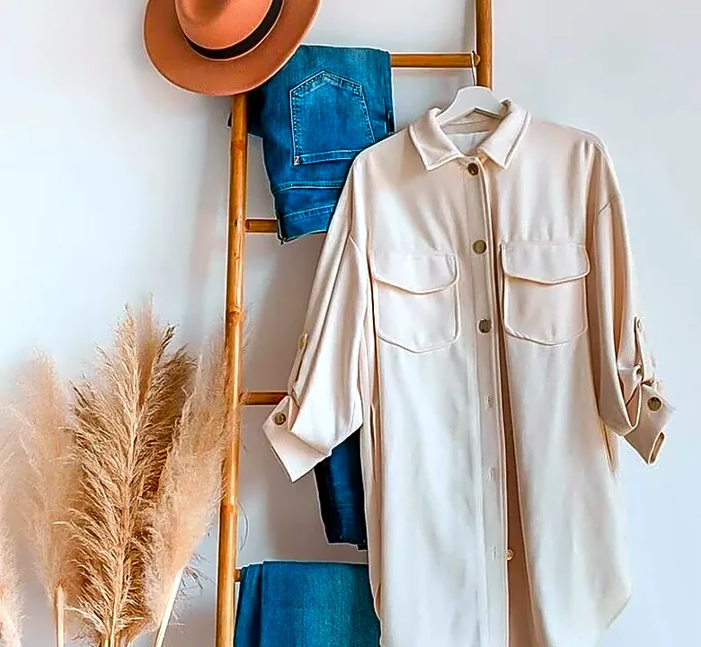 How to Dress in the Spirit of 2010s Normcore Without Looking Costume-y