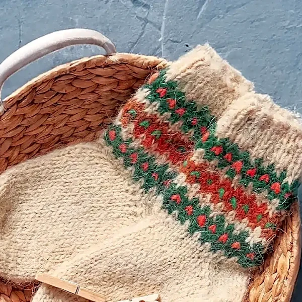 Why Powder-Finish Complexions Pair So Well With High-Texture Nordic Knitwear