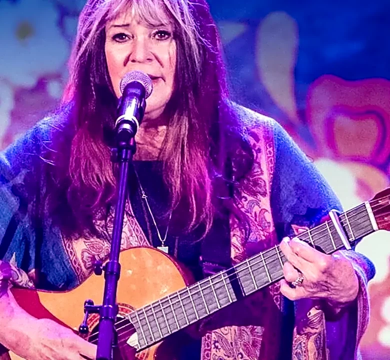 5 Song And Performance Choices That Often Fit Newport Folk Festival’s Collaborative Spirit
