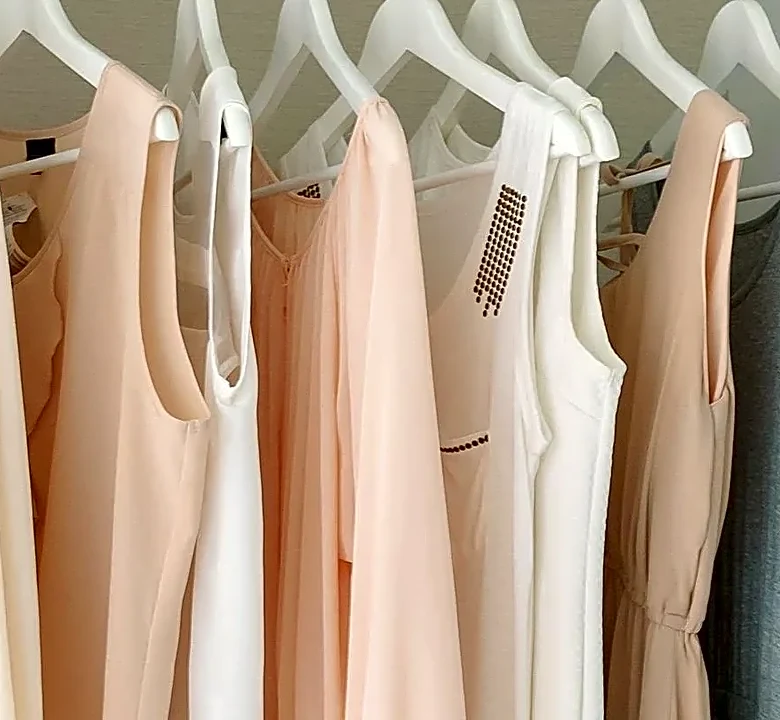 How the Soft Summer Palette Quietly Shapes a Wardrobe That Works