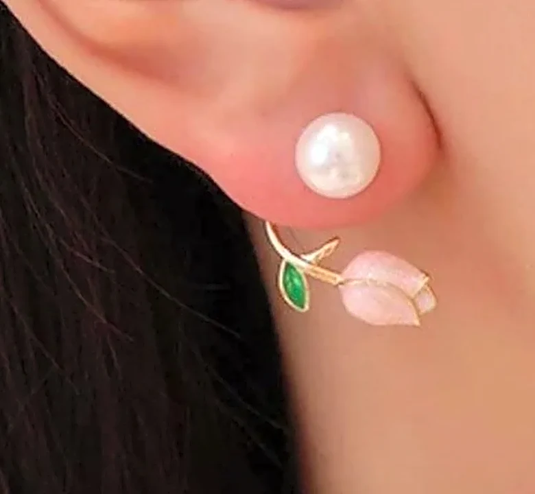 How Industrial Barbell Piercings Quietly Outlast Trends