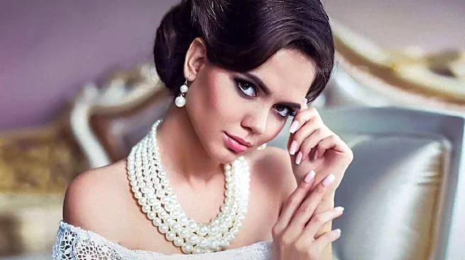 How 1930s Hollywood Glamour Fashion Outlasted Three Style Cycles That Should Have Killed It