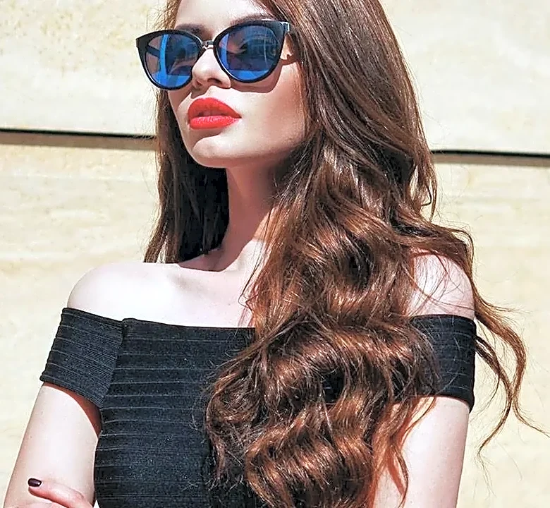 How Dressing for Broad Shoulders Looks Different on People Who Get It Right