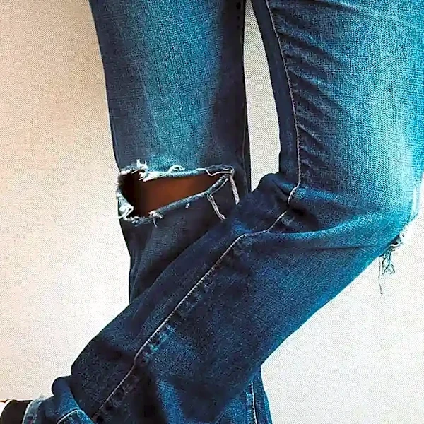 The Hidden Quality Detail in Low-Rise Jeans That Reviews Miss
