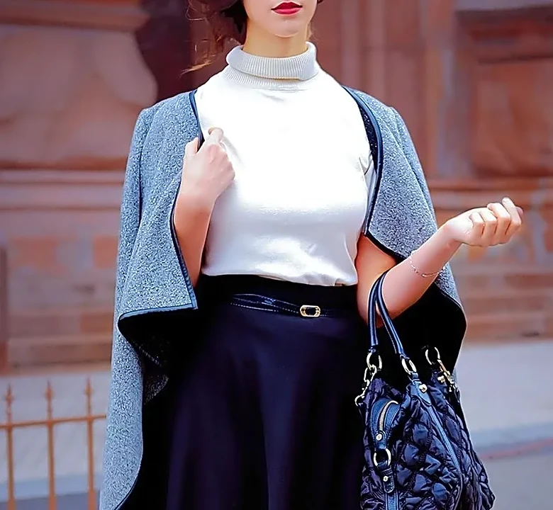 5 Chic Ways to Style a Charcoal Plaid Cape Coat for October Brunches
