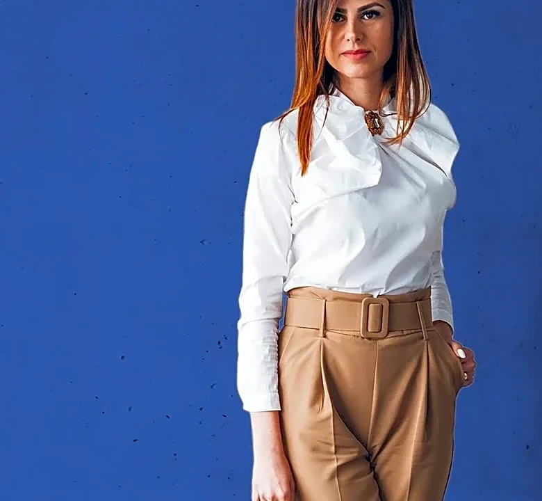 5 Easy Camel Corduroy Wide-Leg Pants Outfit Ideas for Thanksgiving Travel