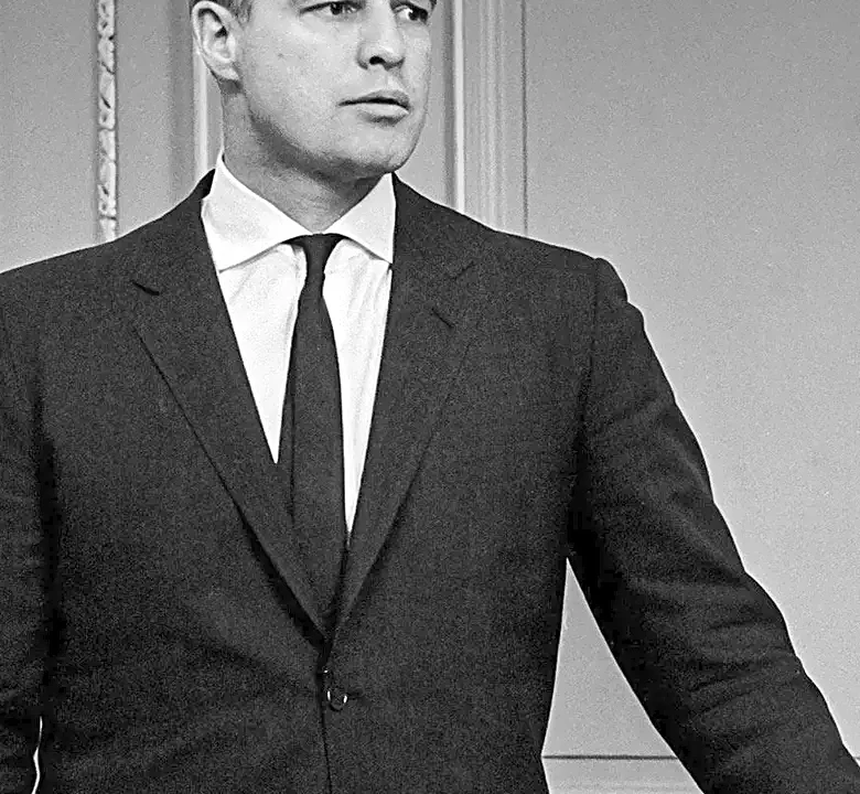 Inside Marlon Brando’s Bizarre, Unreleased 2002 Acting Workshop