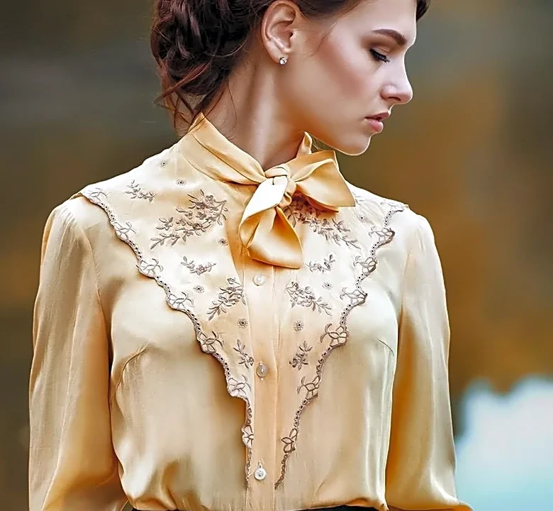 How the Peasant Blouse Quietly Defines the Look of a Well-Dressed American