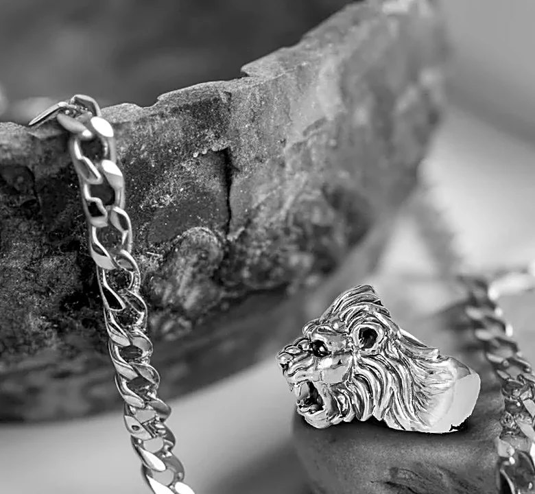 The Hidden Detail in the Curb Chain That Reveals True Craftsmanship
