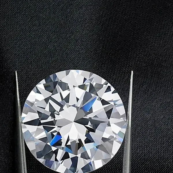The Real Reason Clarity Enhancement in Diamonds Is Worth the Premium