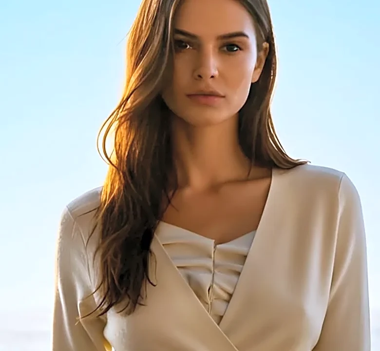 Why Most Shoppers Misread the Wrap Dress