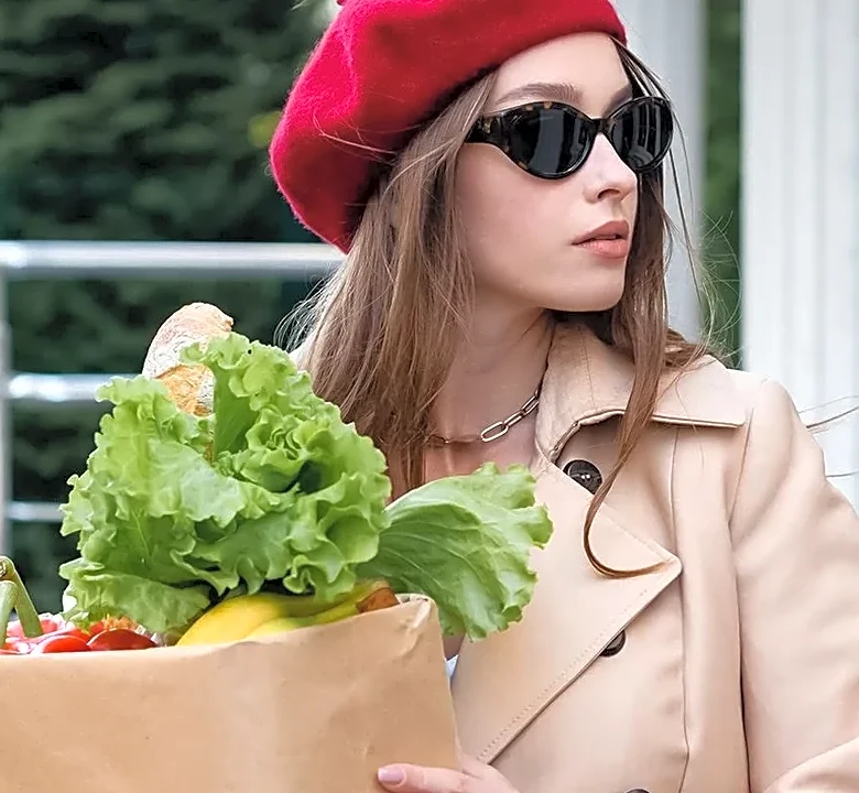 5 Ways to Style a Moss Green Cropped Trench Coat for Fall Farmers Markets
