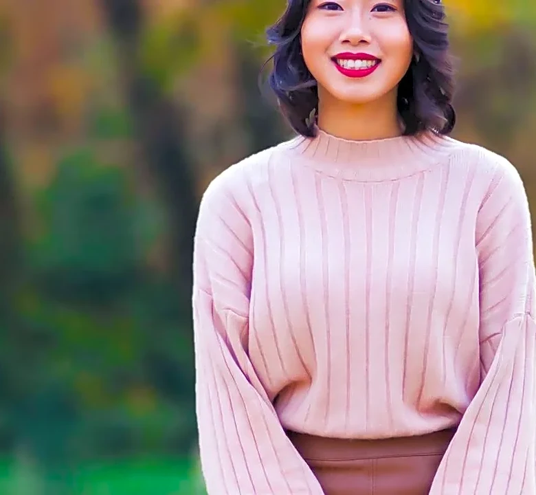 5 Chic Chocolate Brown Tweed Mini Skirt Outfits for Leaf-Peeping Road Trips