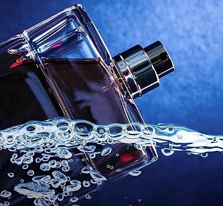 How Aquatic Fragrances Quietly Outlast Every Fragrance Trend