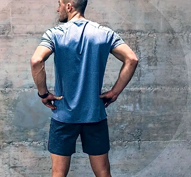 How the Athletic Build Body Shape Quietly Shapes a Wardrobe That Works