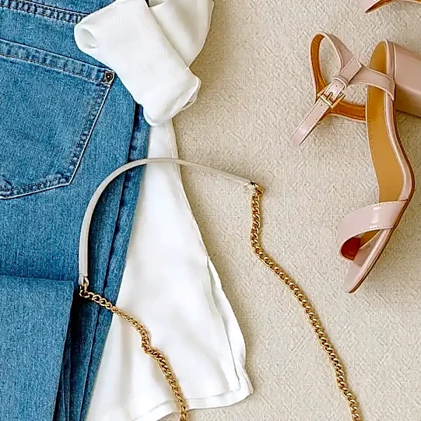What Accessories for Date Night Casual Outfits Actually Look Like in High-Quality Closets
