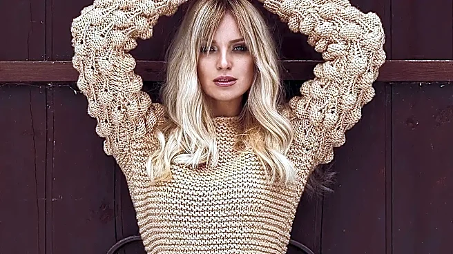 How to Style an Oatmeal Knit Skirt and a Fine-Knit Shell