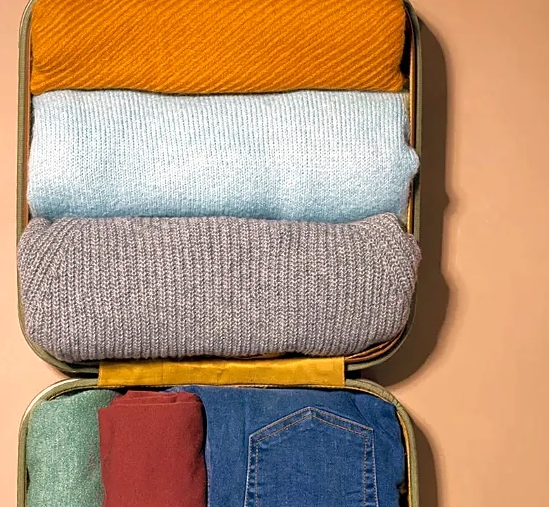 5 Ways to Style a Charcoal Pointelle Knit Top for Thanksgiving Travel