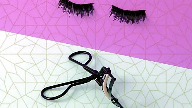 How False Eyelashes Quietly Define a Modern American Look