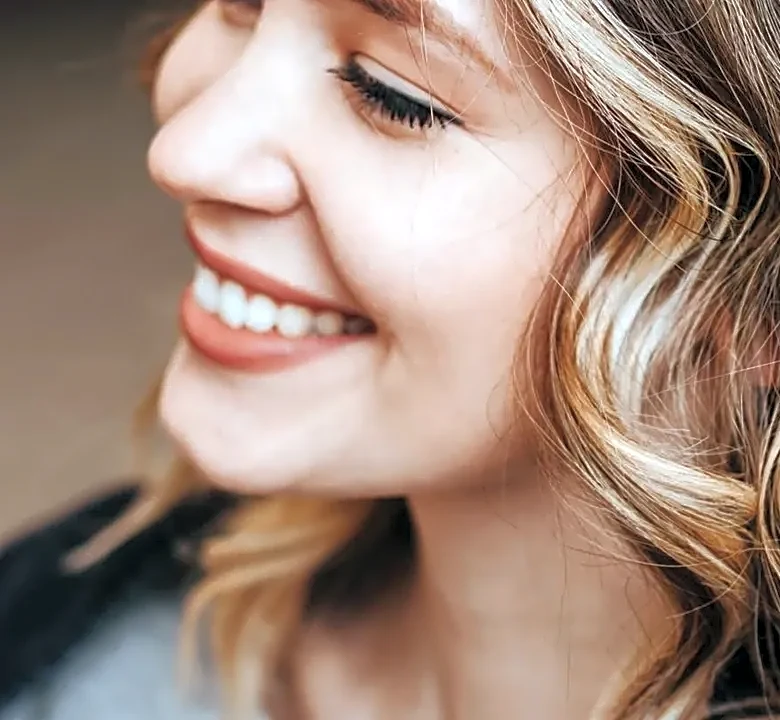 The Hidden Routine Behind Healthy Type 2 Wavy Hair