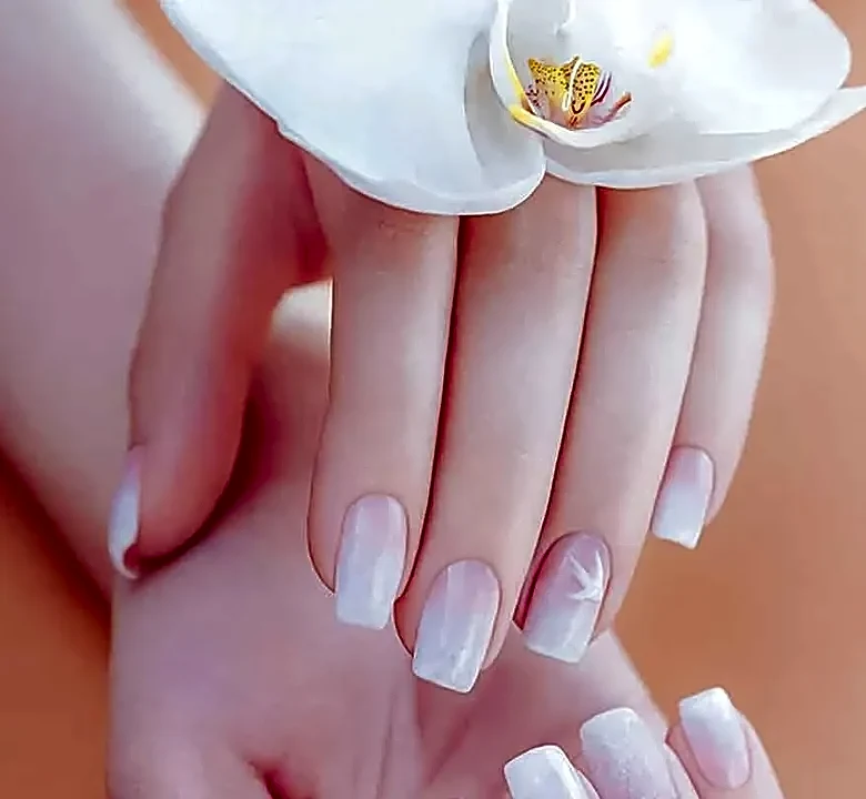 6 No-Fuss Ways to Dress for a Subtle Tennis-Inspired Manicure