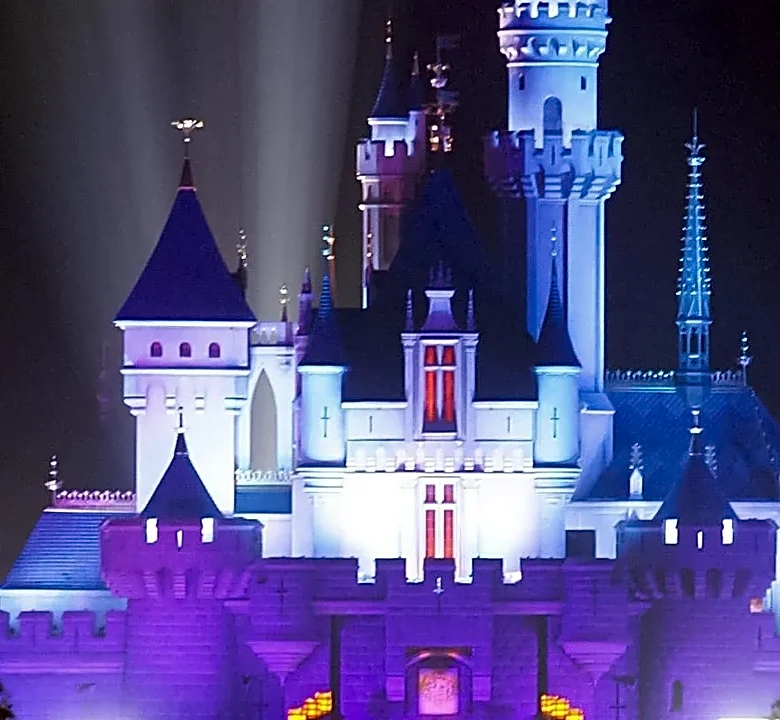 Ranking the Halloween Horror Nights Craft Elements That Hold Up Best in a Crowded House