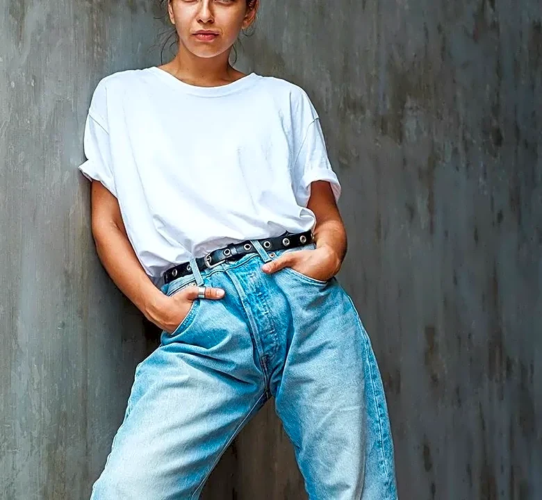 What Boyfriend Jeans Look Like in Mid-Range vs. Premium Brands