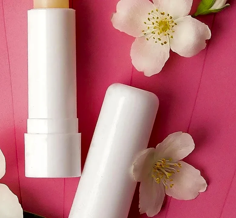 How to Choose Between Tinted Balm and Lip Oil for a Simple U.S. Open Lip Routine