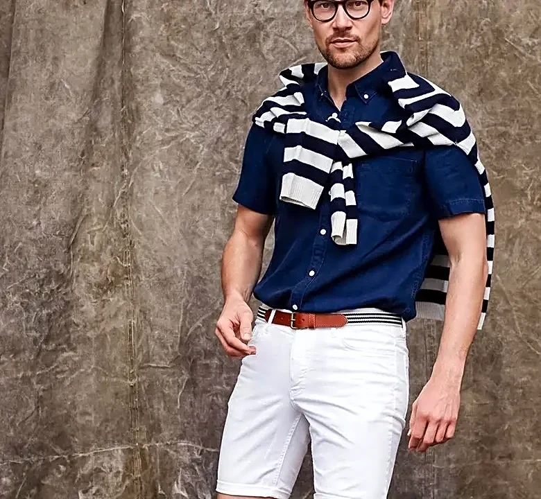 10 Dark-Prep Color Theory Details Hidden in Navy Tenniscore Outfits
