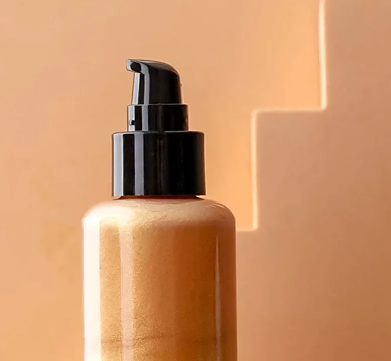 Why Champagne Tones Can Be a Practical Choice for Highlighter in Direct Sun