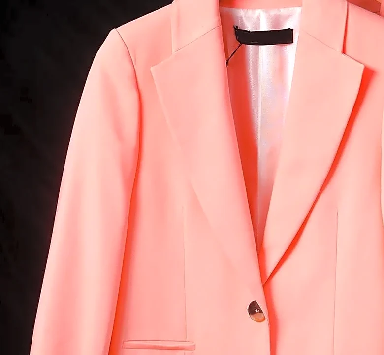 How Soft-Shouldered Blazers and Structured Blazers Change the Look of Tennis Dresses Under Blazers