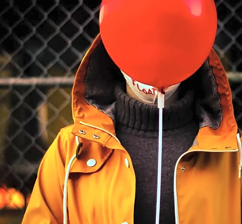 How Halloween Horror Nights Scareactors Use Timing and Misdirection to Keep Guests Guessing