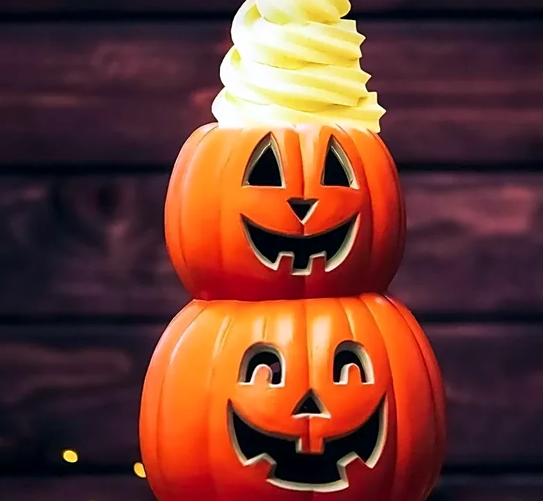 Halloween Horror Nights Fandom Has Its Own Language—And That Vocabulary Shapes How Fans Judge Houses