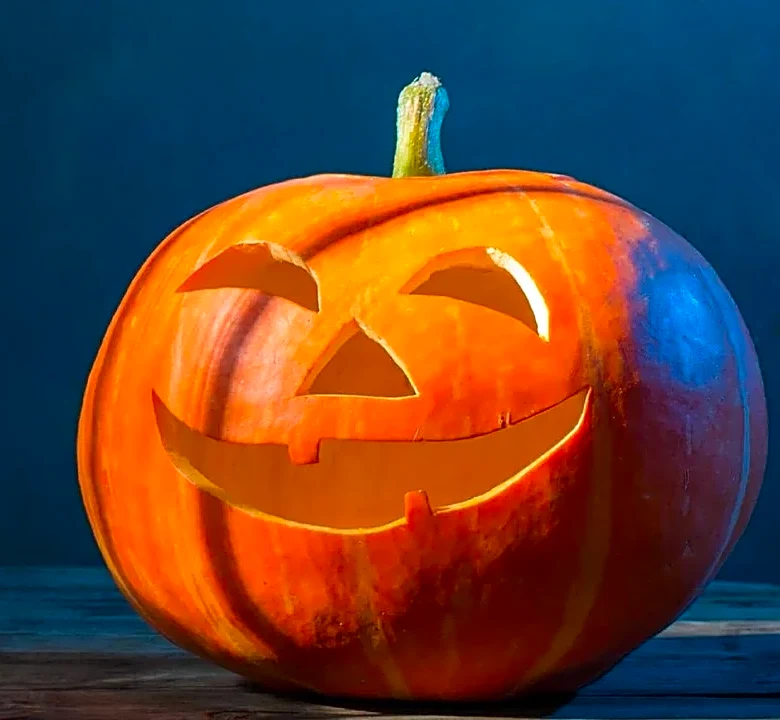 Why Memorable Halloween Horror Nights Houses Use Partial Information to Build Fear