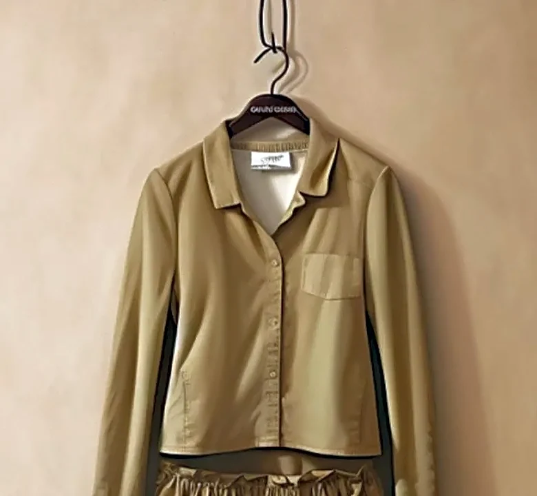 Why Waxed Cotton Changes the Look of Barn Jackets with Tennis Skirts