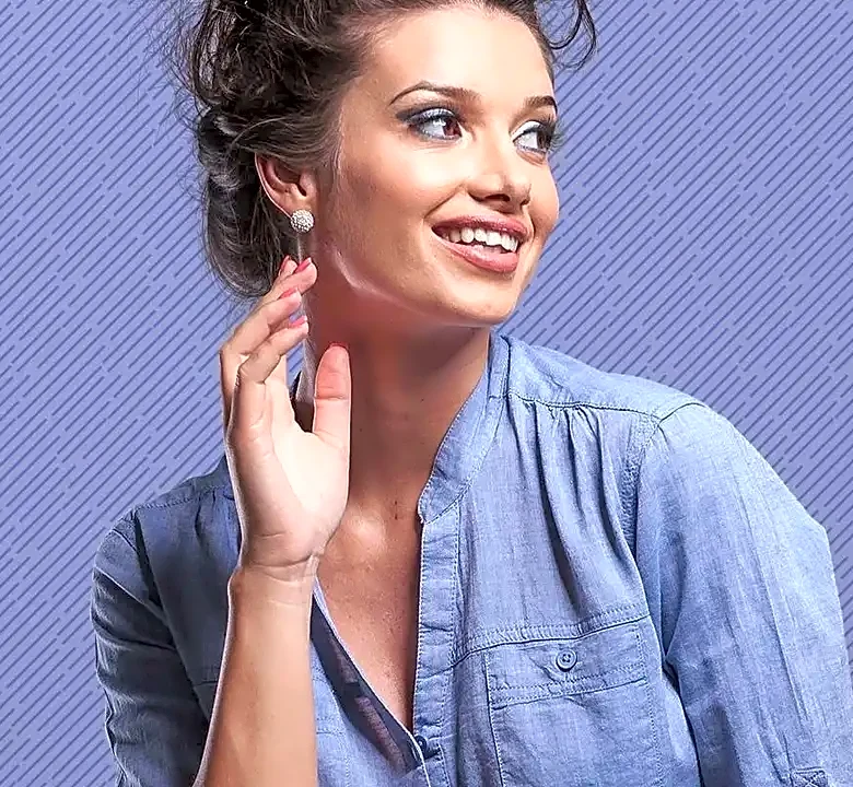 The Real Reason the Chambray Shirt Outlasts Trends