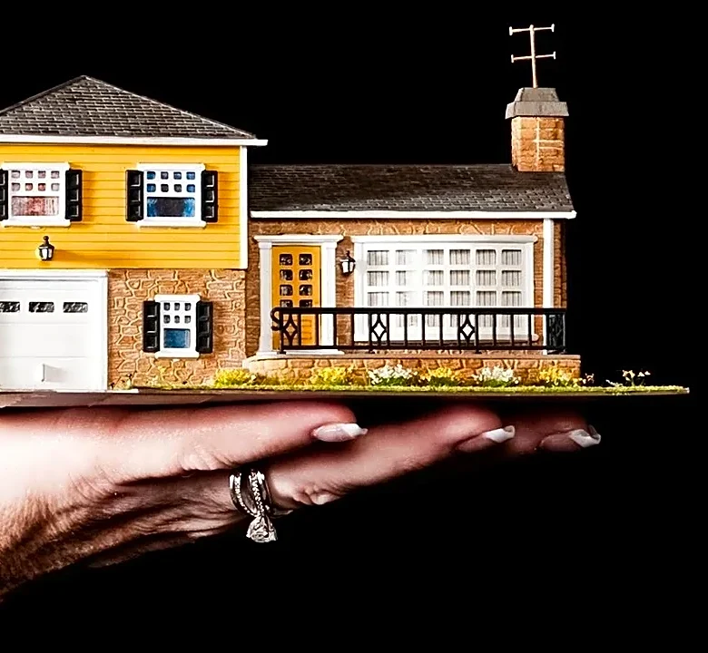 10 Signs of a Well-Designed Halloween Horror Nights House