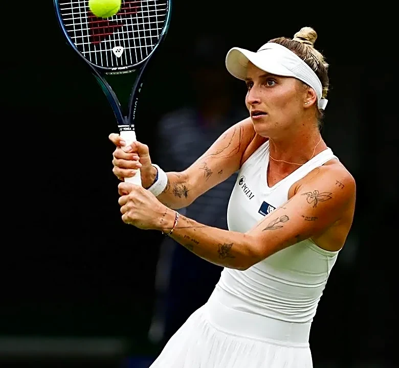 How to Choose Between Heat-Set Pleats and Stitched Pleats for Micro-Pleated Tennis Skirts