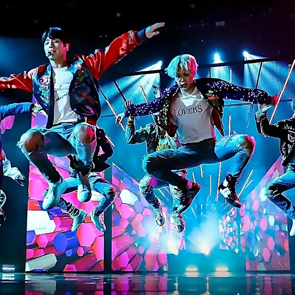 Why Overstuffing a Hip-Hop Tribute Medley Can Hurt the Performance
