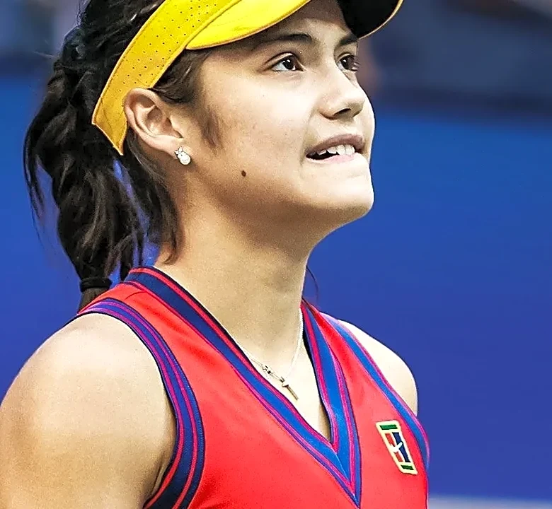 Why Center Parts Can Matter in Cap-Friendly Tennis Hairstyles for Your U.S. Open Routine