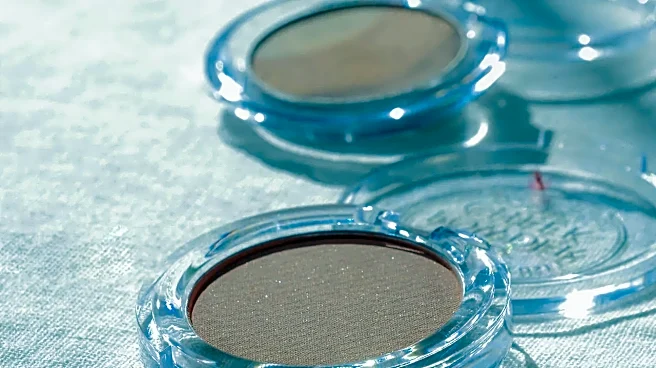 How to Choose Between Powder Blush and Cream Blush for Sweat-Resistant Blush