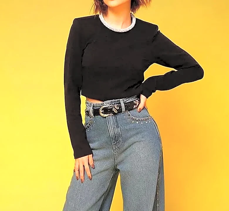 The Real Reason Wide-Leg Jeans Outlast Trends