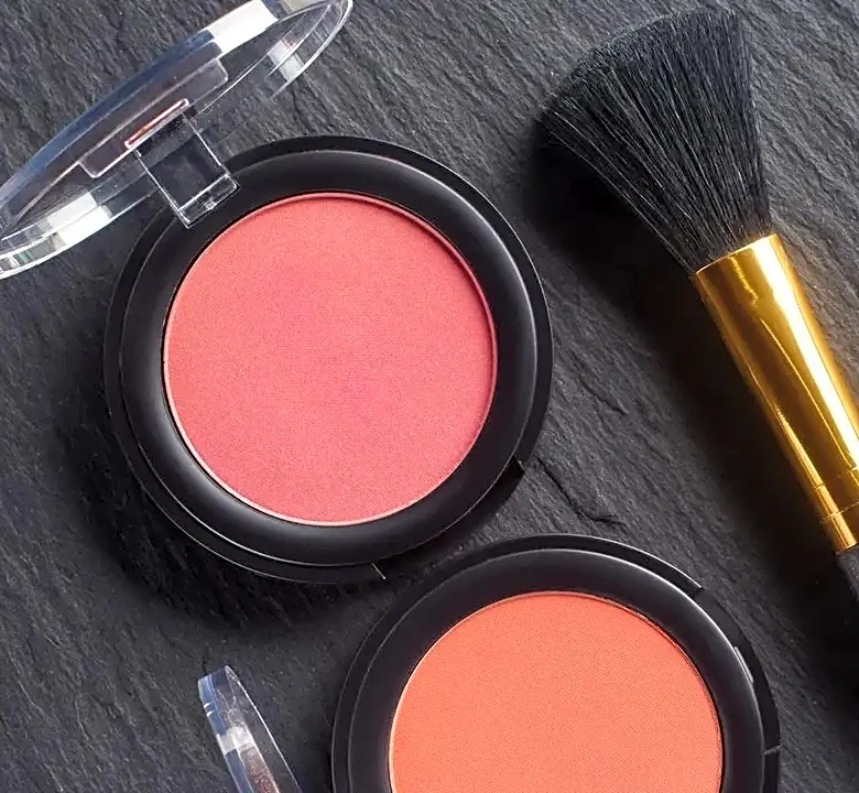 How Coral Tones and Berry Tones Differ in Sweat-Resistant Blush
