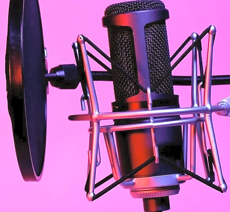 The Audio Design Tricks That Give Narrative Podcasts a Cinematic Edge